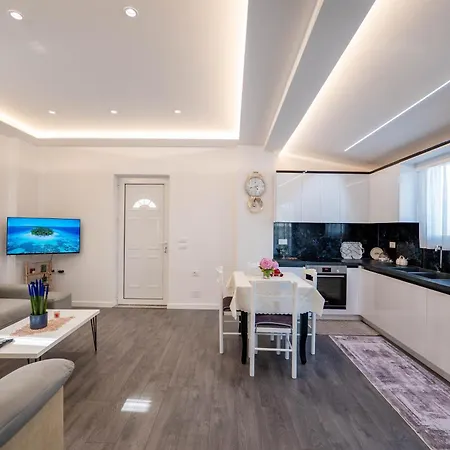 Апартаменты Lekursi Penthouse Саранда