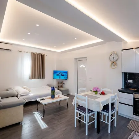 Lekursi Penthouse Саранда